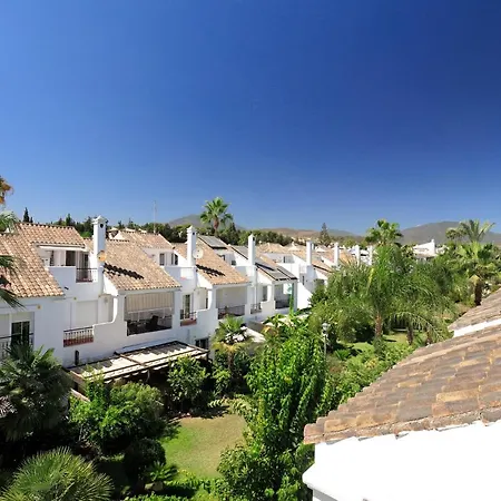 Unique Townhouse In Front Of Puerto Banus * 马尔韦利亚