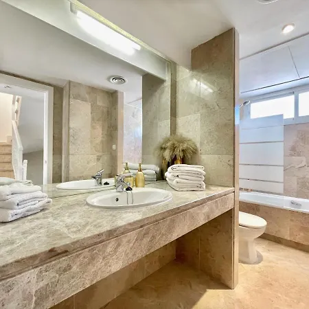 Apartamento Unique Townhouse In Front Of Puerto Banus *