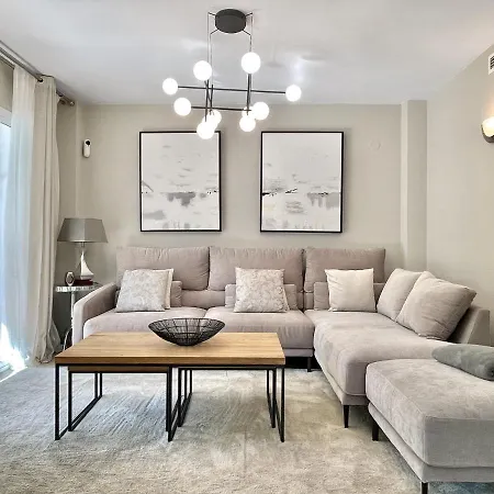 Unique Townhouse In Front Of Puerto Banus Apartamento *